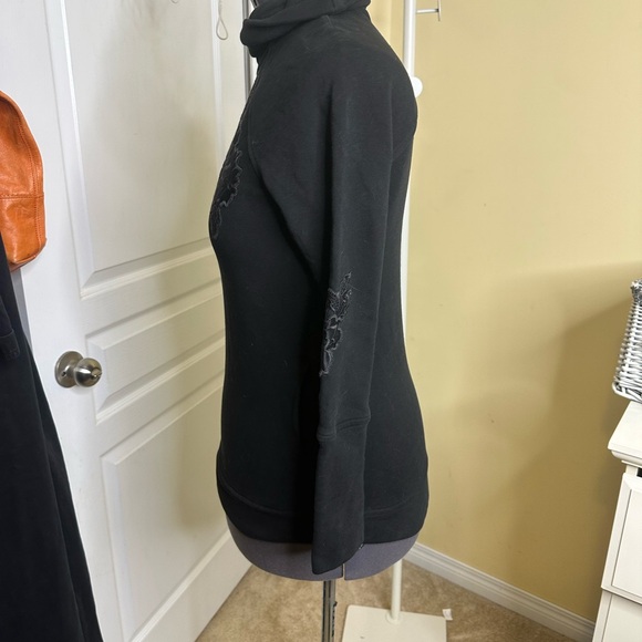 Lululemon Embroidered To You Tunic black size 4 - Picture 11 of 13